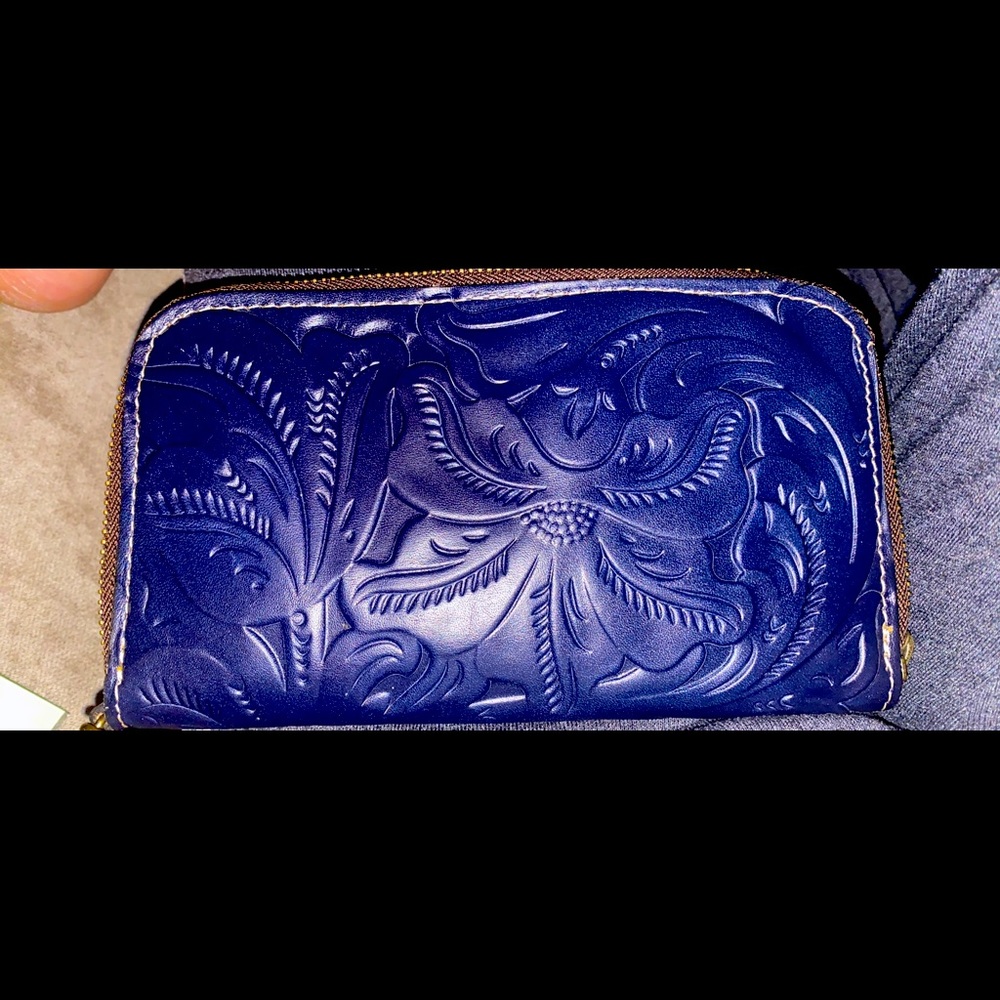 Patrisha Nash wallet. Floral embossed.